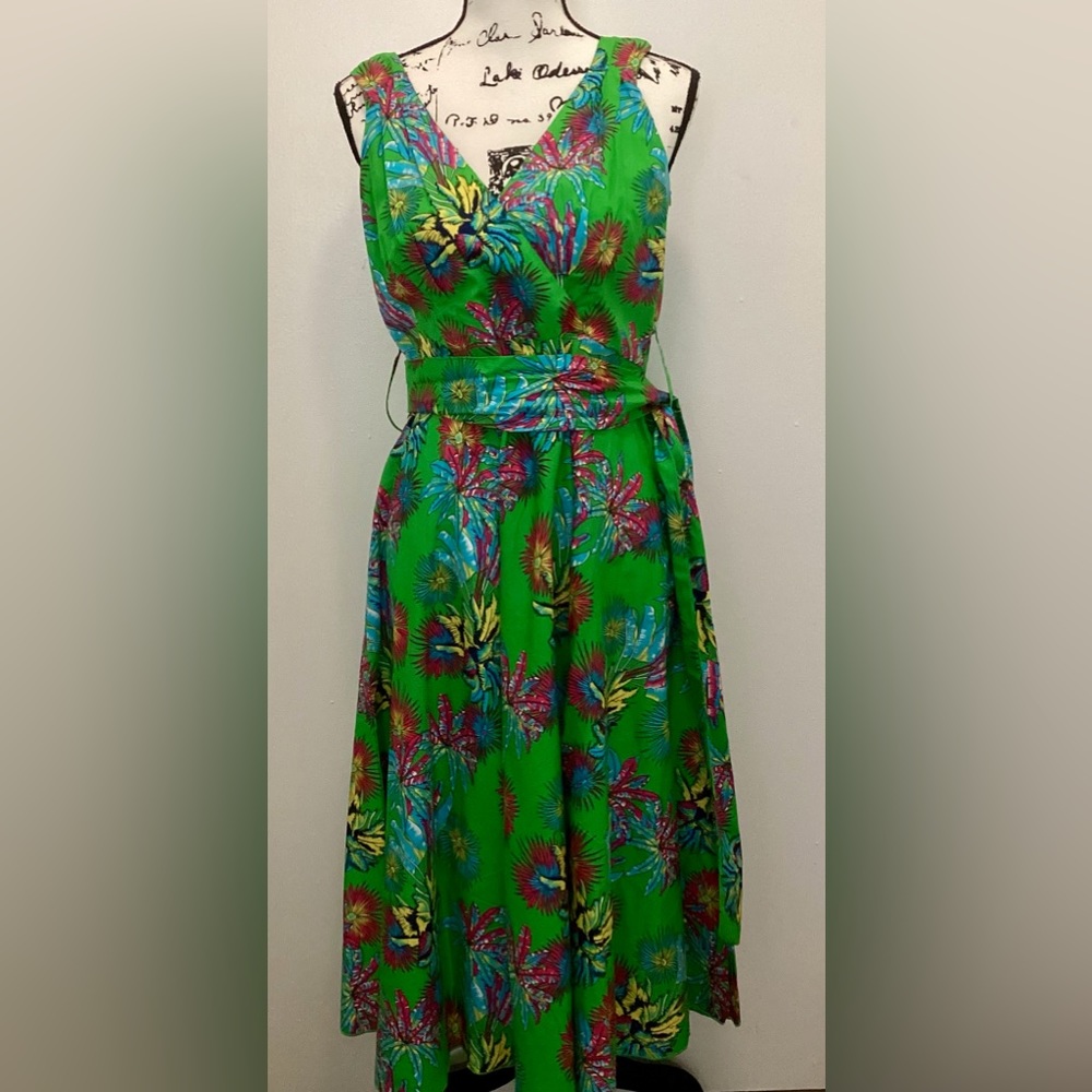 NWT Betty Boo Green Floral Wrap MIDI Dress Sz8 USA